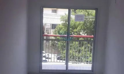 Apartamento no contra piso com 2 dormitórios,sala com sacada,cozinha,eme excelente localização,a 4 quadras do metrô alto ipiranga,aceita proposta.