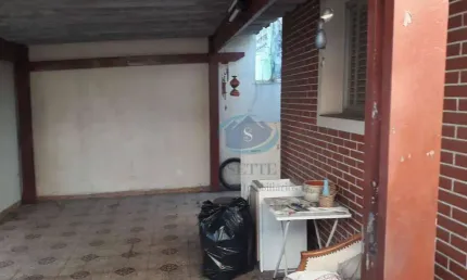 Casa Térrea com 3 dormitórios,sala ,cozinha grande,área de serviço coberta,entrada lateral,quintal,2 vagas de garagem,aceita proposta,