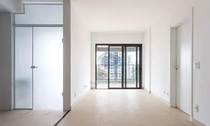 Apartamento a venda com 2 dormitórios, sendo uma suíte, 1 vaga em Moema