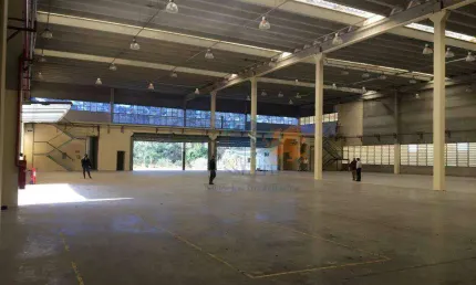 Galpão, 5712 m² - venda por R$ 27.000.000,00 ou aluguel por R$ 141.370,00/mês - Guaturinho - Cajamar/SP