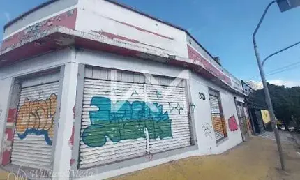Estabelecimento comercial na Avenida Tiradentes  -  Guarulhos