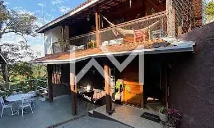 Excelente Chácara espaçosa e aconchegante com 3 dormitórios,  2 banheiros e escritório, 1.000 m² em