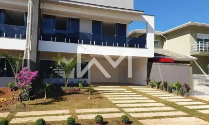 Sobrado residencial em Condomínio Morada da Praia, com 3 suítes e 6 vagas, fino acabamento  -  Bert