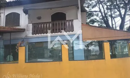 Oportunidade de Investimento Única! Duas Casas em uma, Ideal para Diversificação Imobiliária na AV