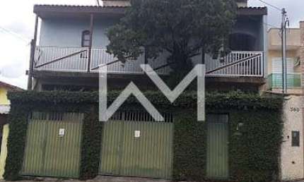 Espaçosa Casa Assobradada  3 dormitórios, 2 banheiros e 8 vagas de garagem em Vila Nossa Senhora de