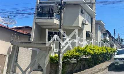 Sobrado comercial ou residencial com 4 quartos, sendo 2 suítes em Jardim Santa Mena  -  Guarulhos