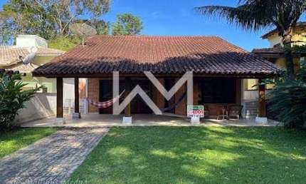 Casa em condomínio fechado com 5 dormitórios e 6 vagas de garagem à venda, 360m² por R$1.200.000,00