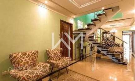 Vendo Belíssimo Sobrado Alto Padrão com 4 dormitorios sendo 2 Suites 4 vagas de garagem, 180m² por