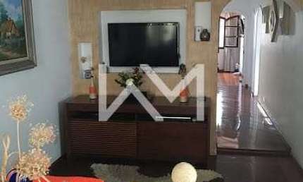 Casa Assobradada  com  churrasqueira, 3  dormitórios, 3 banheiros e toda Mobiliada em Jardim Guarul