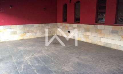 Casa térrea com 3 quartos, sendo 1 suíte, edícula e 4 vagas em Jardim Santa Clara  -  Guarulhos