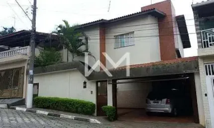 Sobrado alto padrão com 250 m2, 3 suítes, 5 banheiros, ótima localização residencial em jardim gume