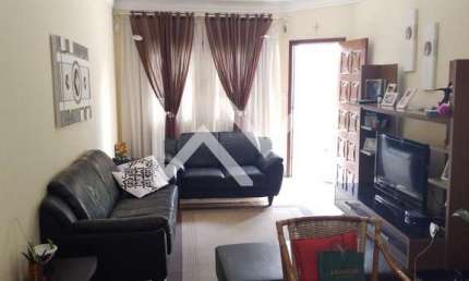 Excelente Sobrado à venda com 3 dormitórios,  sendo 3 suítes, 5 banheiros, 3 vagas de garagem, 224m