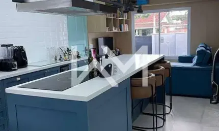 Casa a venda com fino acabamento, mobiliada em Condomínio Portal do Patrimônio com 3 dormitórios, 2