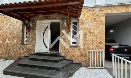 Amplo Sobrado Isolado à venda com  3 dorm 1 suite, edícula e espaço gourmet  no Jardim Flor da Mont