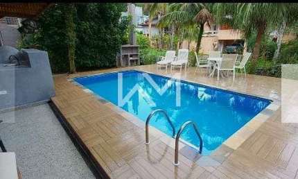 Maravilhosa Casa em Condominio à Venda com 200m², 4 dormitórios , piscina Aquecida, 4 vagas privati