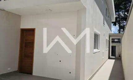 Lindo e espaçoso sobrado à venda, com 3 suites, sala espaçosa e 2 vagas de garagem na Vila Barros,