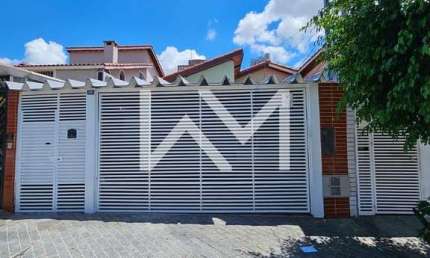 Belíssima Casa à venda, com  churrasqueira  três  quarto no Jardim Santa Francisca, Guarulhos, SP