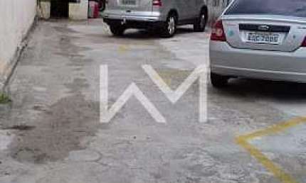 Casa térrea com 2 dormitórios, 6 vagas de garagem  à venda, 255 m² de área no Jardim Tranquilidade