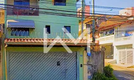 Sobrado à venda no Jardim Bela Vista, Guarulhos/SP | 3 quartos, suíte, garagem para 4 carros e área