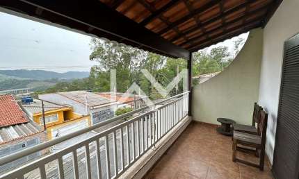 Sobrado à venda com 4 dormitórios, 1 suíte, área com churrasqueira, Parque Continental II, Guarulho