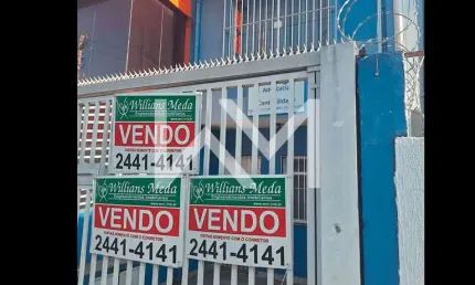 Lindo Sobrado Comercial de 111m²  na Principal Avenida de Guarulhos com Sala Ampla, 2 Banheiros e 1
