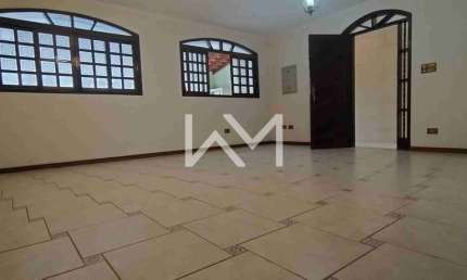 Linda Casa em rua sem saída para Venda e Locação, próximo ao Shopping Maia Picanço, Guarulhos, SP