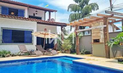 SOBRADO COM PLACAS DE ENERGIA SOLAR À VENDA NO ITAGUÁ - UBATUBA, SP | LOCALIZAÇÃO PRIVILEGIADA A 45