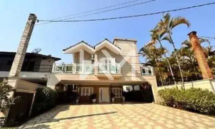 **Venda de Sobrado Mobiliado na Riviera de São Lourenço – Módulo 26**