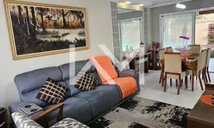 Sobrado à venda com 2 dormitórios, 3 banheiros, 2 vagas de garagem, 86m² , Parque Renato Maia, Guar