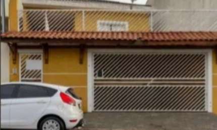 CASA ASSOBRADADA DE 3 DORMITORIOS PROXIMO AO METRO!