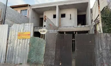 SOBRADOS NOVOS DE 3 DORMITORIOS E 2 VAGAS NA VILA SALETE