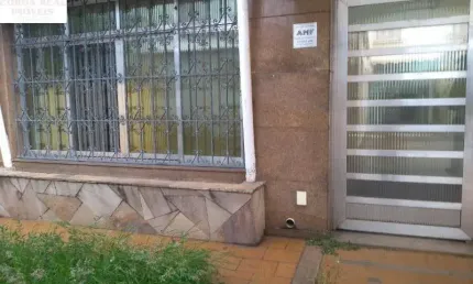Casa Comercial para Locação na Vila Gomes Cardim - São Paulo-SP: 3 Quartos, 1 Sala, 2 Banheiros, 5 Vagas de Garagem, 250m² de Área.