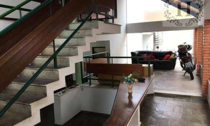 Sobrado com 4 dormitórios à venda, 264 m² por R$ 742.000,00 - Vila São João - Caçapava/SP