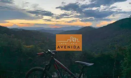 Terreno com vista para a Serra da Mantiqueira em condomínio - Sto Antônio do Pinhal-SP
