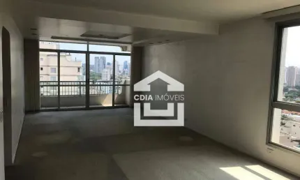 Cobertura a venda com 3 dormitórios sendo 1 suíte, 2 banheiros e 3 vagas vagas de garagem. Localizado no Brooklin.