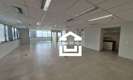 Conjunto comercial para venda e locação com 404 m², 9 salas, 5 banheiros e 6 vagas de garagem. Localizado na Bela Vista.