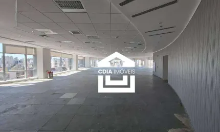 Conjunto comercial para locação em vão livre, 3 banheiros e 14 vagas de garagem, localizado em Pinheiros.