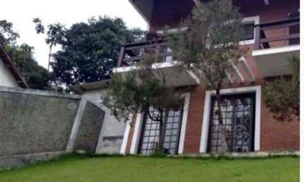 Casa com 4 dormitórios, sendo 1 suíte com hidro em Mairiporã