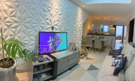 Casa com fino acabamento 2 Quartos 1 Suíte 3 Banheiros e Gourmet