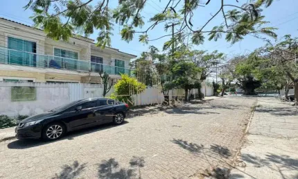 Casa independente à venda com 3 suítes no Portinho, quadra do Canal