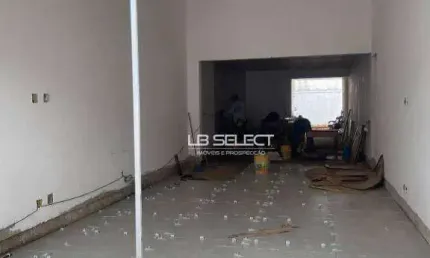 Casa alto padrão no bairro Cidade Jardim com três suítes.