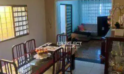 Casa com 3 dormitórios à venda, 211 m² por R$ 750.000,00 - Martins - Uberlândia/MG