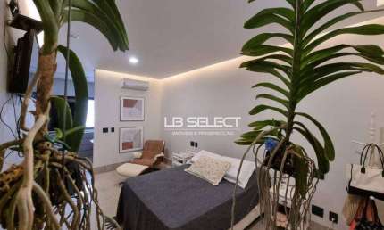 Apartamento alto padrão no bairro Martins com três suítes, sendo a máste com closet e banheiro com sauna a vapor.