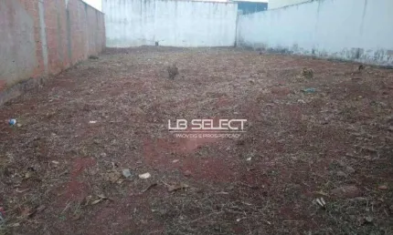 Terreno no bairro Santa Mônica com 360 metros quadrados.