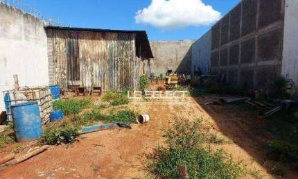 Terreno comercial no bairro Novo mundo com 605 metros quadrados.
