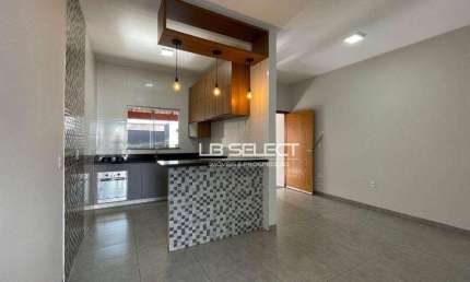 Casa no bairro Laranjeiras com dois quartos, uma suíte e varanda gourmet.