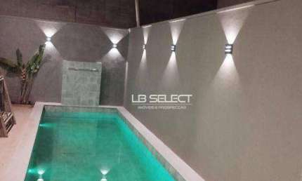 Casa no Condomínio Varandas Sul com três suítes, escritório com lavabo e área gourmet completa.