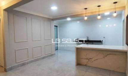 Casa no bairro Santa Luzia com três quartos, suíte e varanda gourmet.