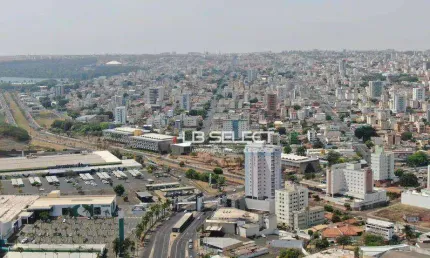 Terreno à venda na Rua João Limírio dos Anjos, 14, Santa Mônica, Uberlândia