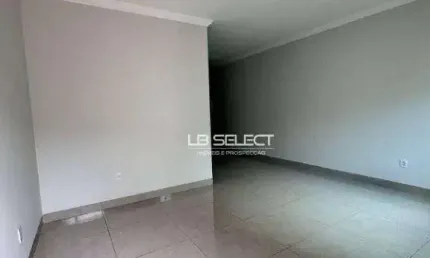 Casa no bairro Jardim Brasília com dois quartos e uma suíte.